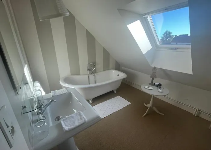 D'aumont Bed & Breakfast 4*